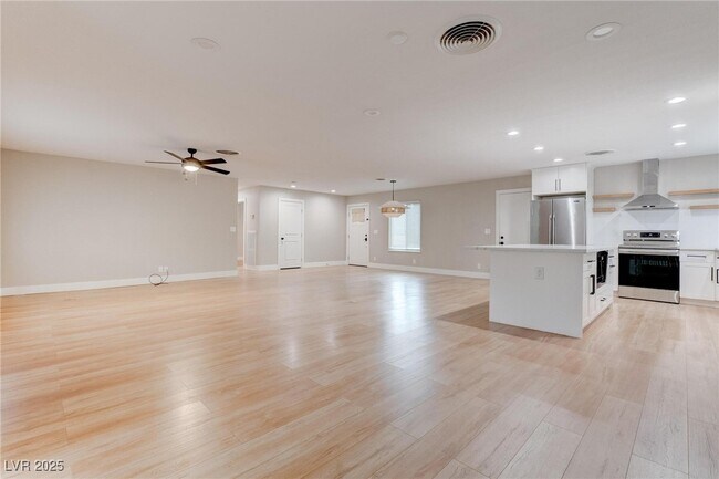 Building Photo - 1404 Campbell Dr