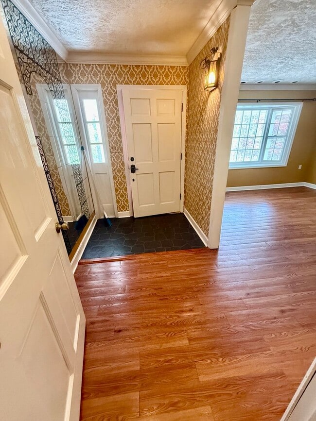 Building Photo - Lance Road Duplex
