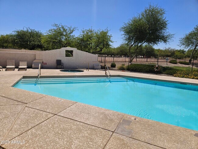 Building Photo - 2065 E Hulet Dr