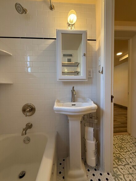 Building Photo - 452 S 800 E