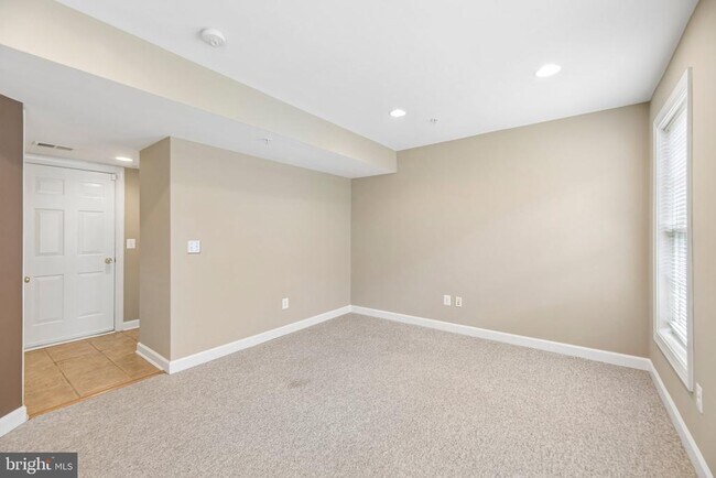 Building Photo - 7979 Vigne Ct