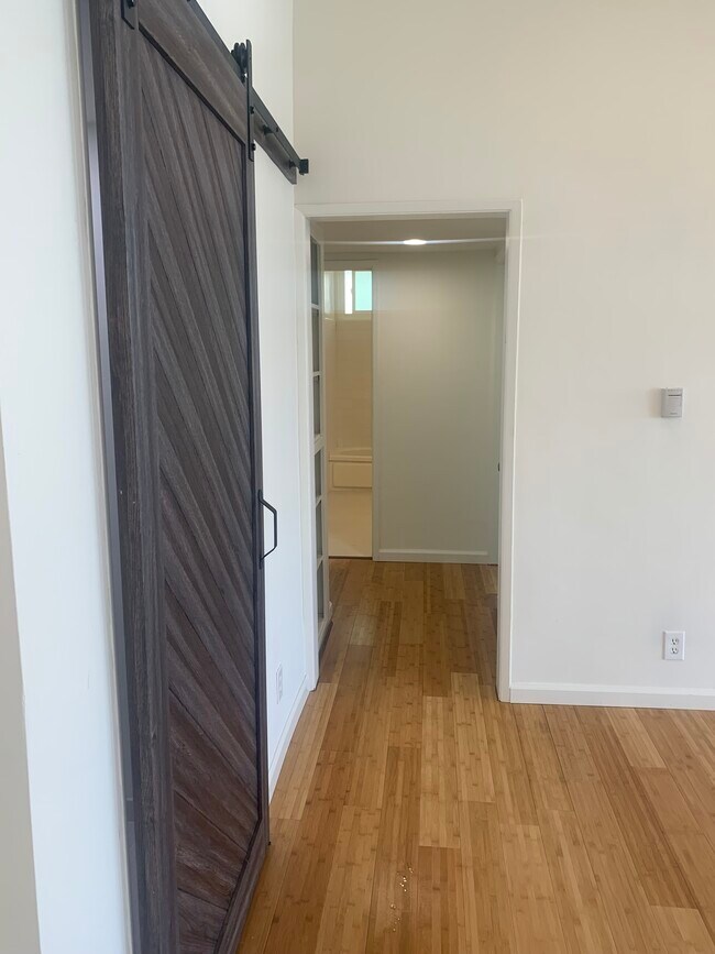 Building Photo - 11685 Gorham Ave