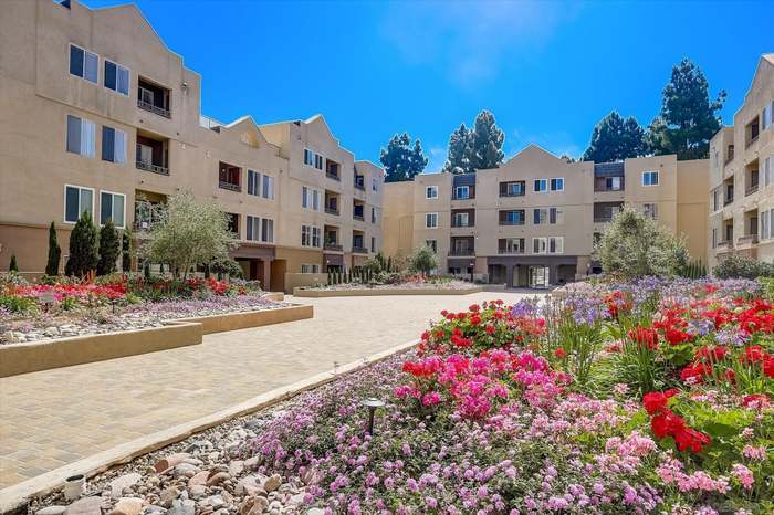 Building Photo - 8889 Caminito Plaza Centro