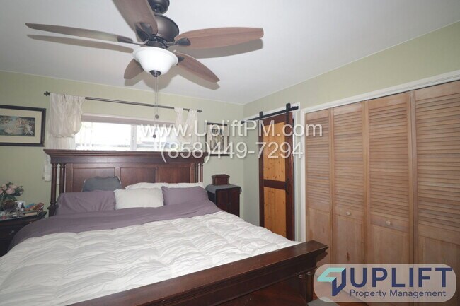 Building Photo - 2655 Chauncey Dr