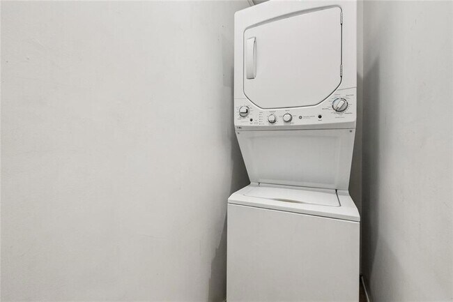 Building Photo - 5828 General Haig St