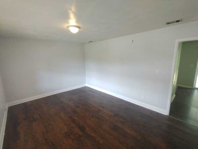 Building Photo - 6607 Rhone Dr