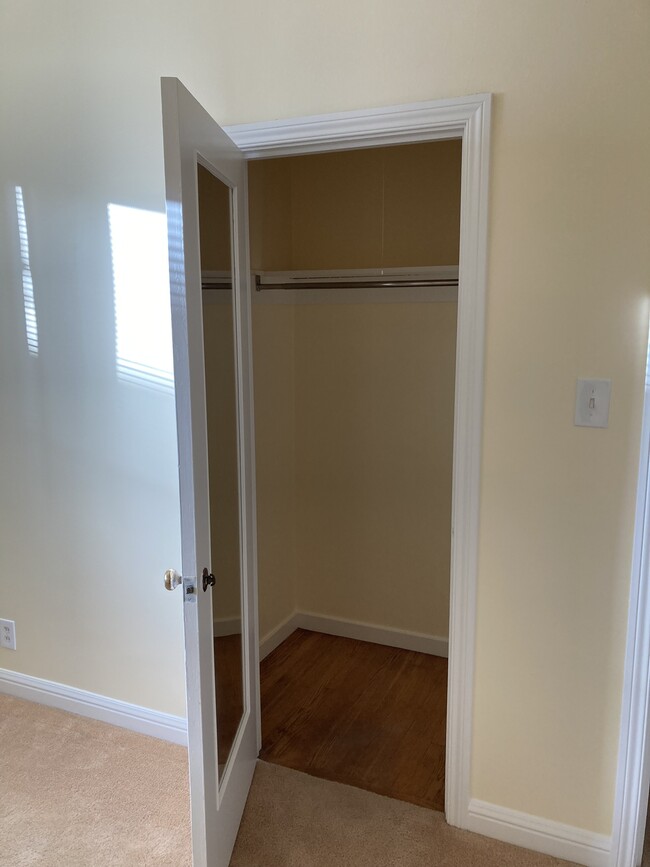 bedroom 1 closet - 1383 21st Ave