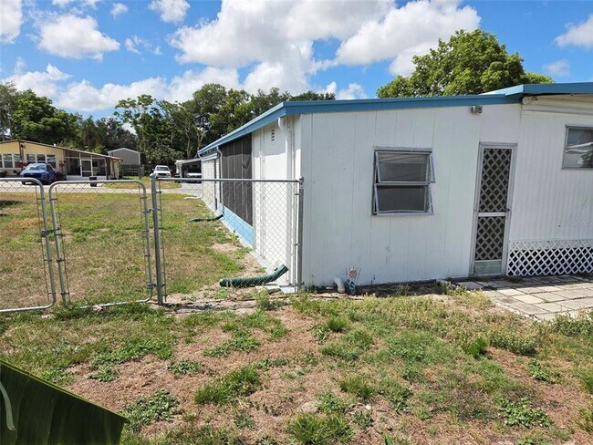 Building Photo - 39143 Ola Ave