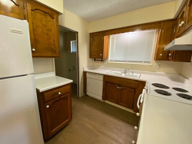 Building Photo - Cozy apartment for rent in Visalia