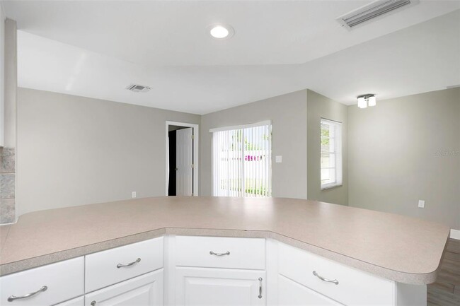 Building Photo - 105 Timberview Dr