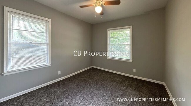 Building Photo - Move In Promos to choose from!