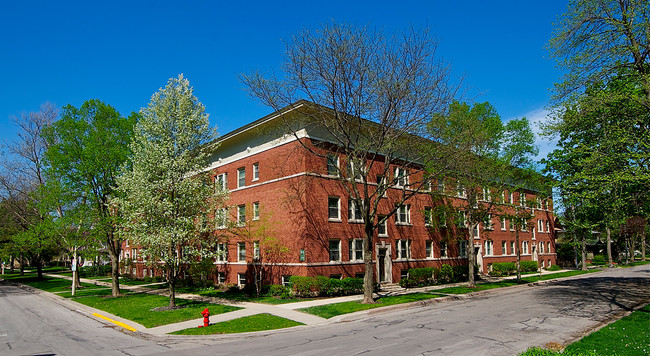 Primary Photo - 218-228 Pleasant St. and 134-140 S. Harvey...