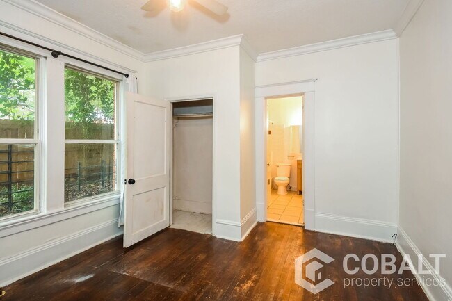 Building Photo - 1480 S Gordon St SW