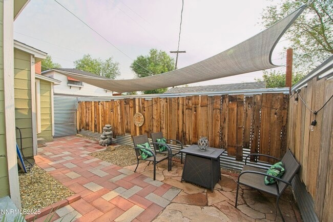 Building Photo - 1360 Plumas St