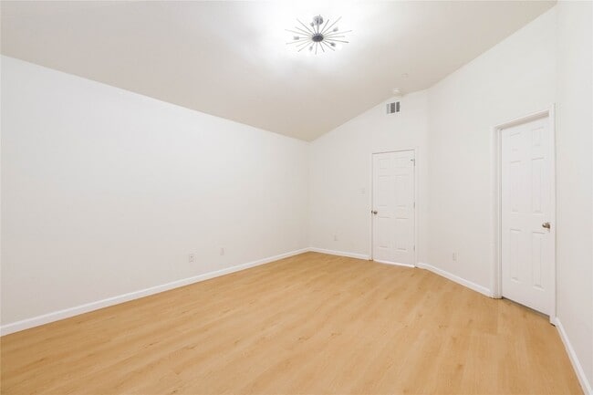 Building Photo - 1179 Landon Ln