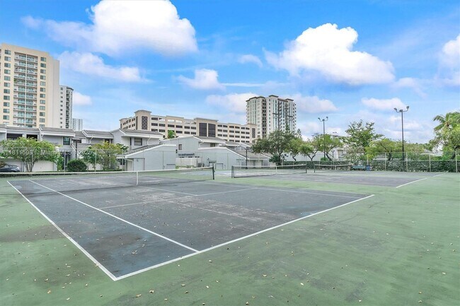 Building Photo - 300 Poinciana Island Dr