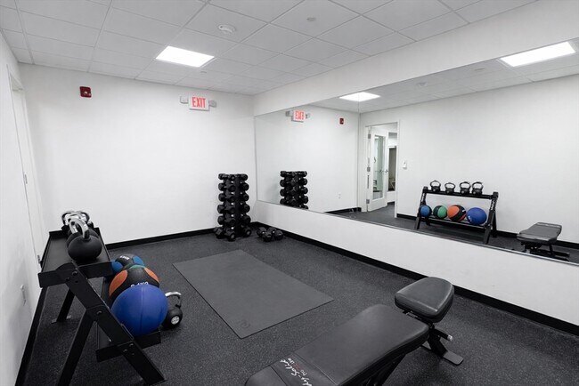 Building Photo - 400 W Broadway