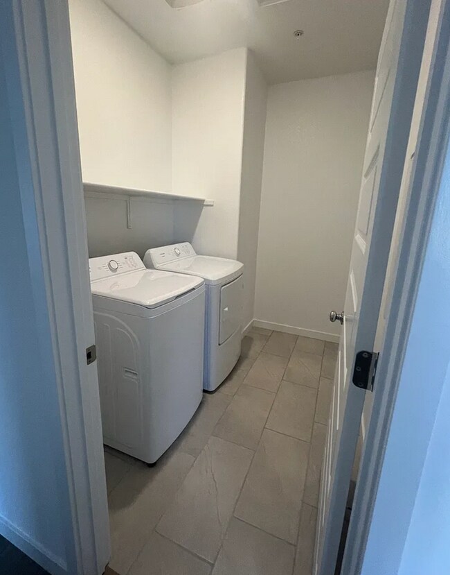 Building Photo - Honey - I'm Home!  BRAND NEW *Elk Grove" 3/2 (Solar).  Please view ENTIRE ad for viewings