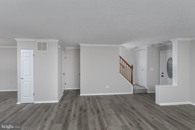 Building Photo - 31 Stone Falls Ct
