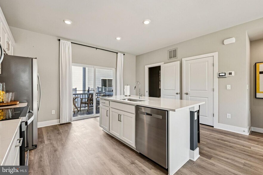 Building Photo - 1805 Harvest Dr