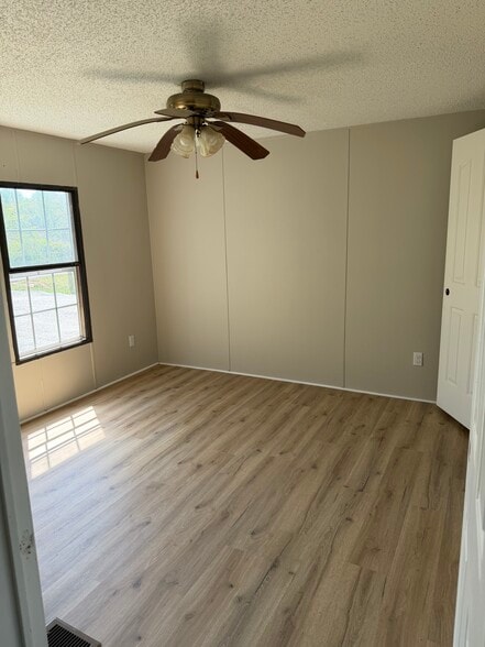 Building Photo - 363 Rolan Gooch Rd