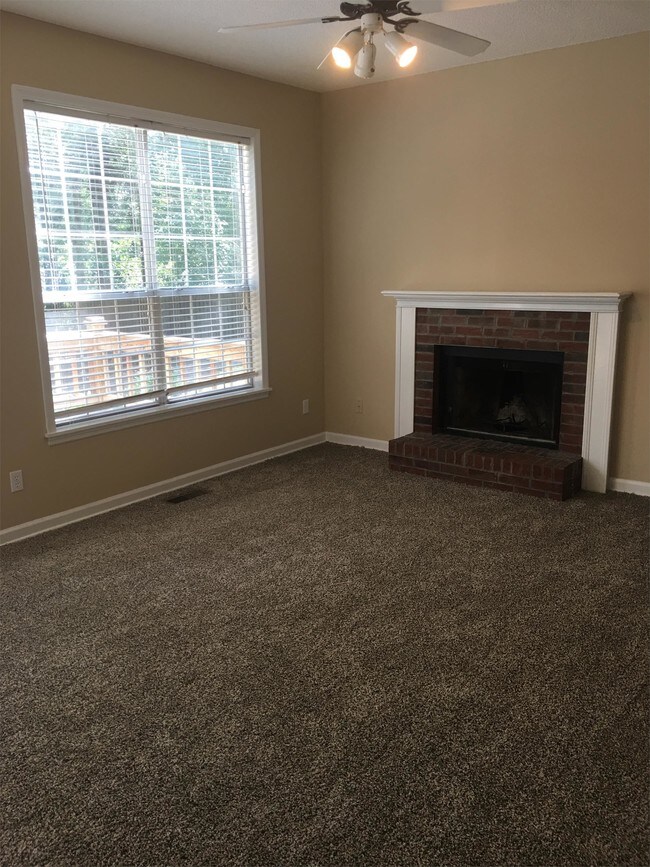 Building Photo - 403 9th Ave