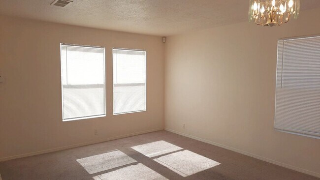 Building Photo - 4 Bedroom, 2.5 Bathroom! Lovely Home Comin...