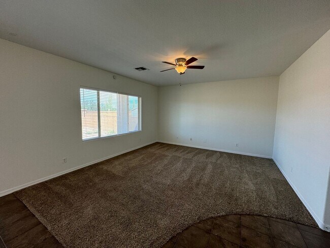 Building Photo - 4 Bedroom - 2.5 Bath - 2485 Sq. Ft - Sahuarita