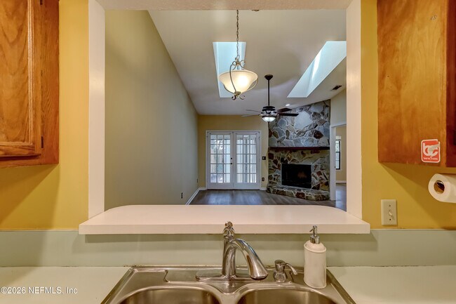 Building Photo - 3476 Raymur Villa Dr