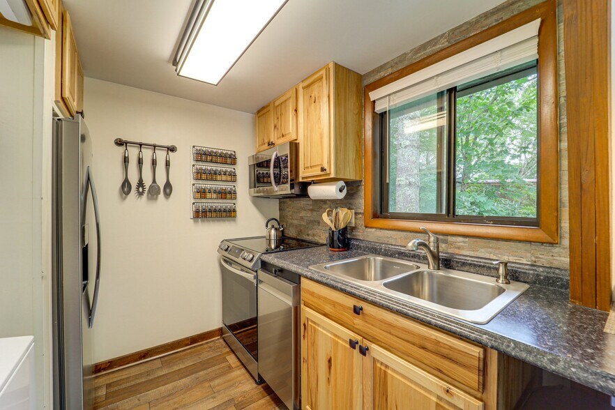 Building Photo - 58 Creekside Dr