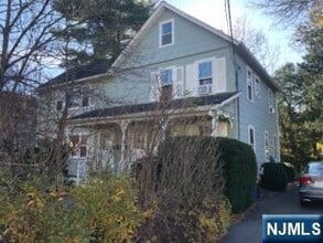 Building Photo - 15 Cross