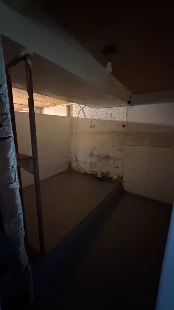 Building Photo - ***NEW ON THE MARKET....3 bed house Pets Welcome!!***