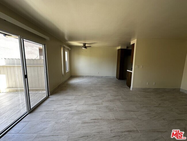 Building Photo - 3422 Maricopa St