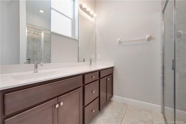 Building Photo - 4982 SE Railway Ave