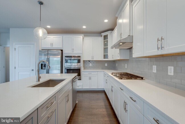 Building Photo - 41256 Lenah Point Dr