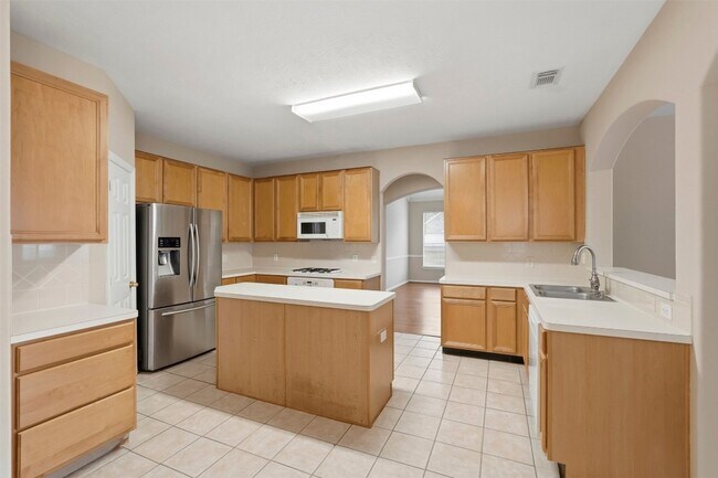 Building Photo - 7910 Masonwood Ln