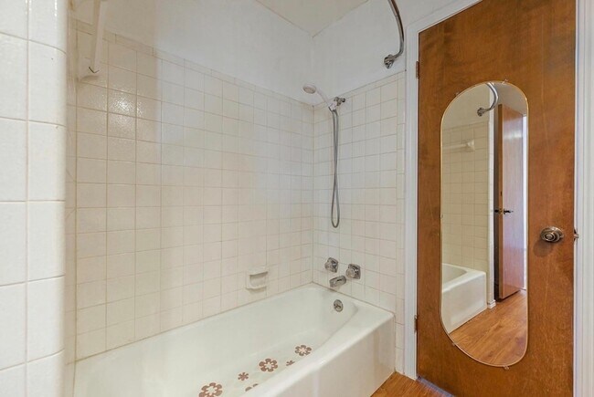 Building Photo - 8721 Hidden Hill Dr