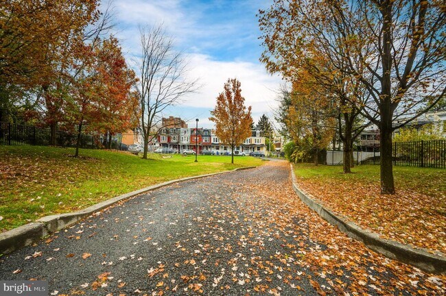 Building Photo - 1020 Penn St