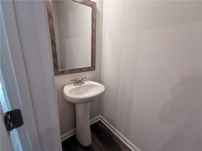 Building Photo - 209 Station Overlook Dr