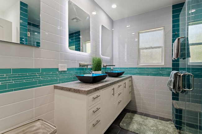 Building Photo - 1015 E Verdugo Ave