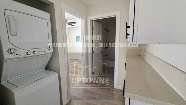 Building Photo - 8535 Bradwell Ave