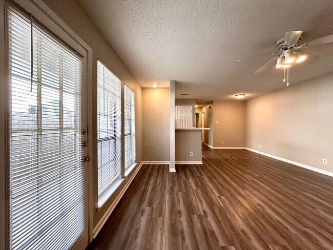 Building Photo - 9221 Kempler Dr