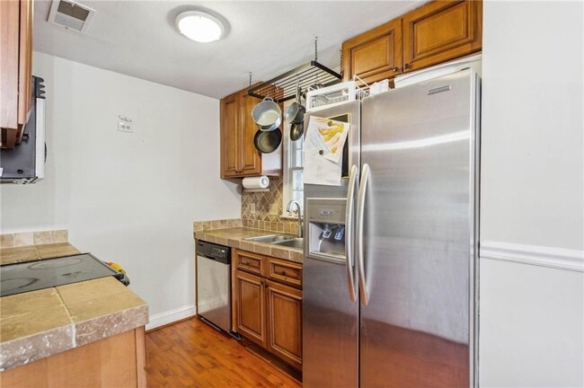 Building Photo - 102 Holcomb Ferry Rd