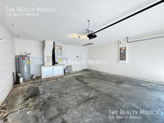 Building Photo - 321 Drum Ln