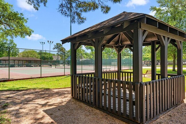Building Photo - 2506 Briarbrook Dr