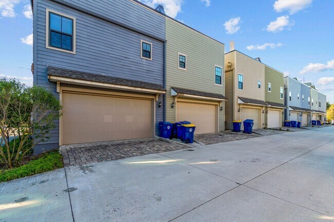 Building Photo - 247 Beech St