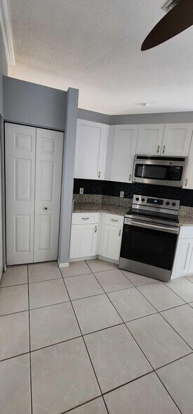 Building Photo - 146 Prestige Dr