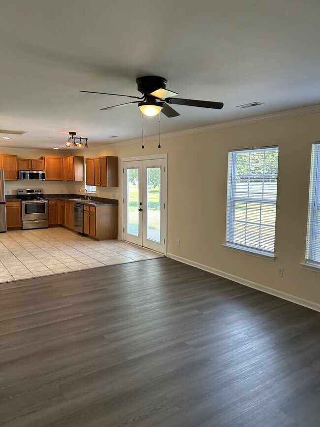 Building Photo - 178 Tibton Cir