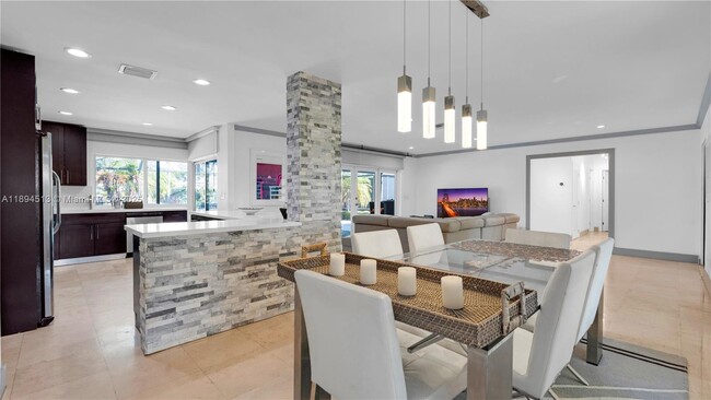 Building Photo - 1441 Agua Ave