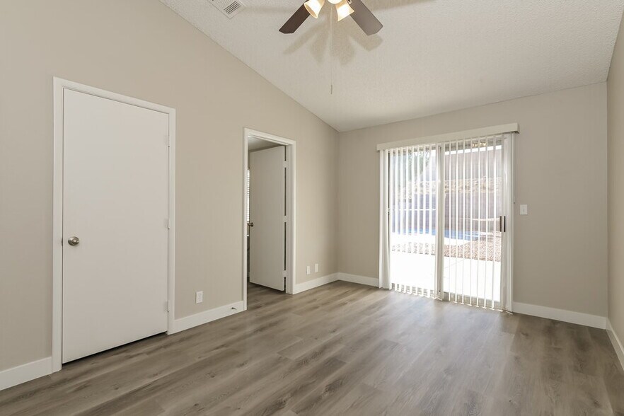 Building Photo - 934 Wagon Train Dr